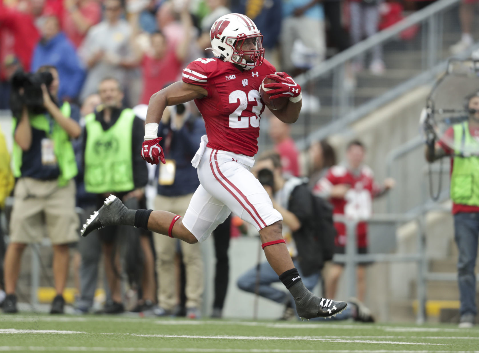 Badgers 35, Wolverines 14